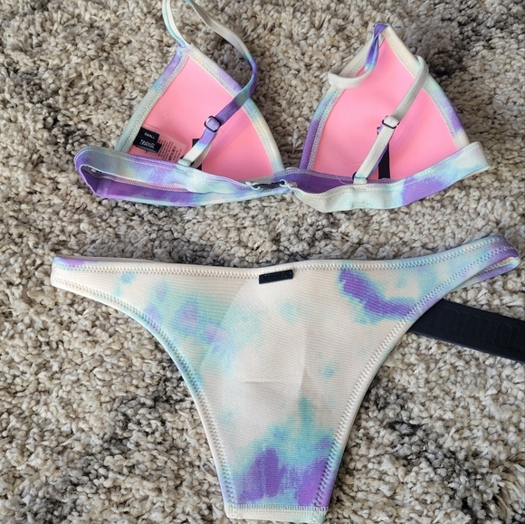 Triangl Bikini Top Small Bottom XS - Picture 2 of 8